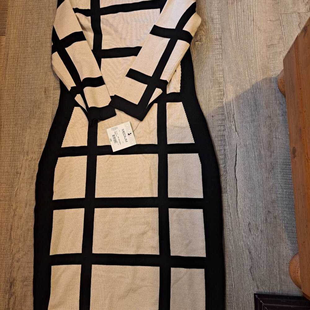 Dress - Picture 3 of 4